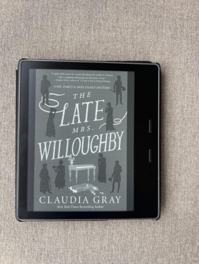 The Late Mrs. Willoughby book by Claudia Gray